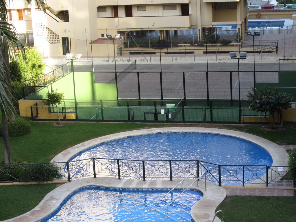 Apartamento Residencial Bajondillo 토레몰리노스 객실 사진